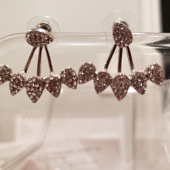 Hollow carving earring - Picture 5 of 6